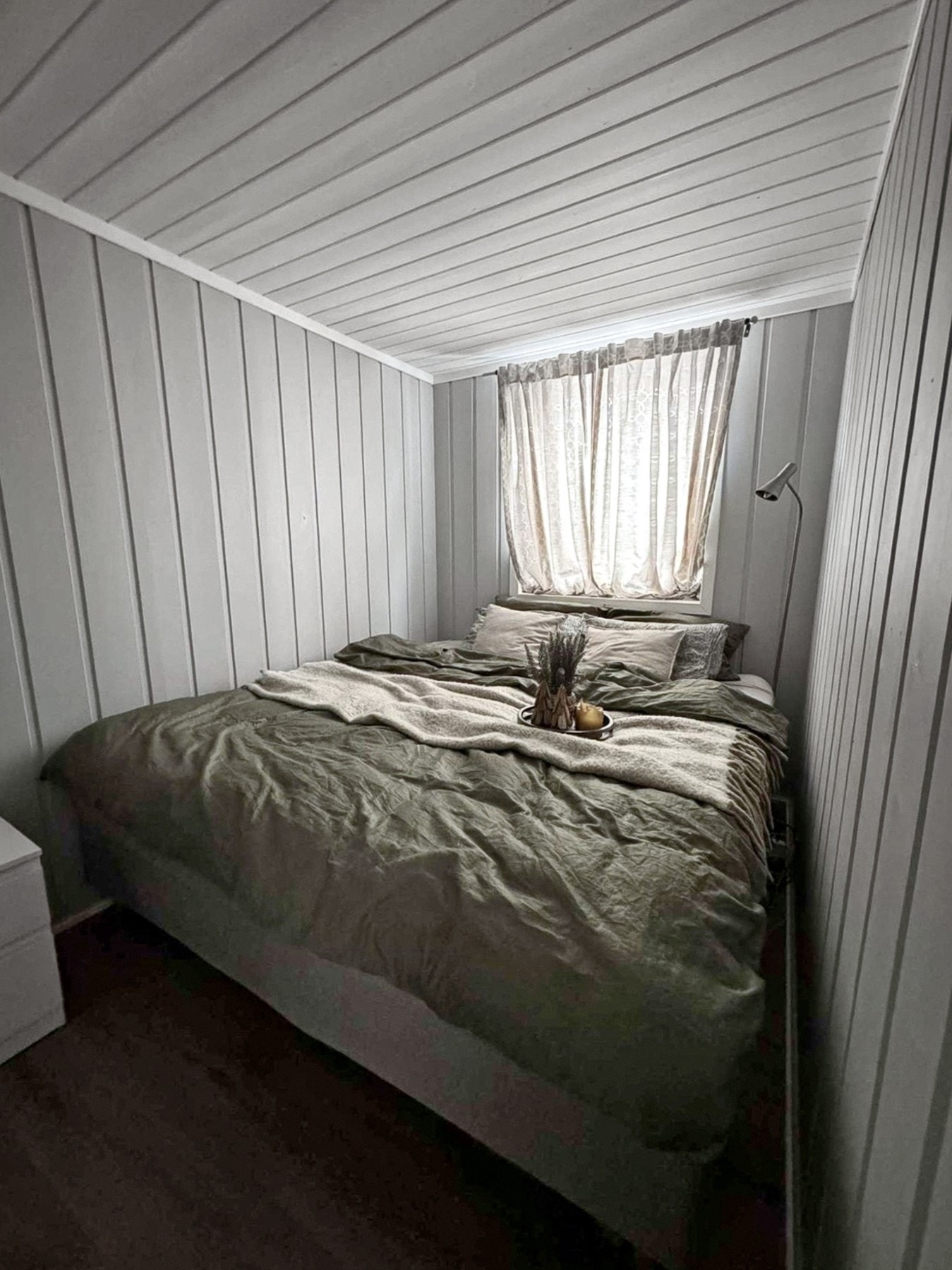 Rom i hybel som benyttes som soverom, men er ikke godkjent som dette. Galleribilde