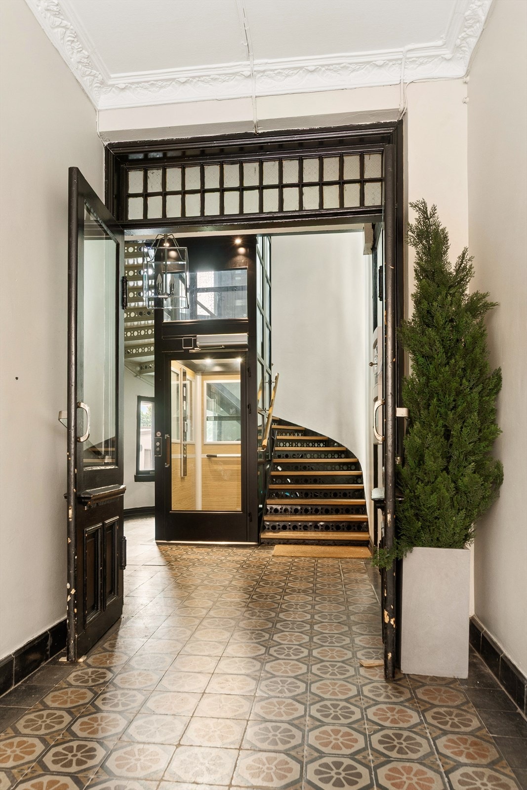 Innbydende felles inngangsparti Galleribilde