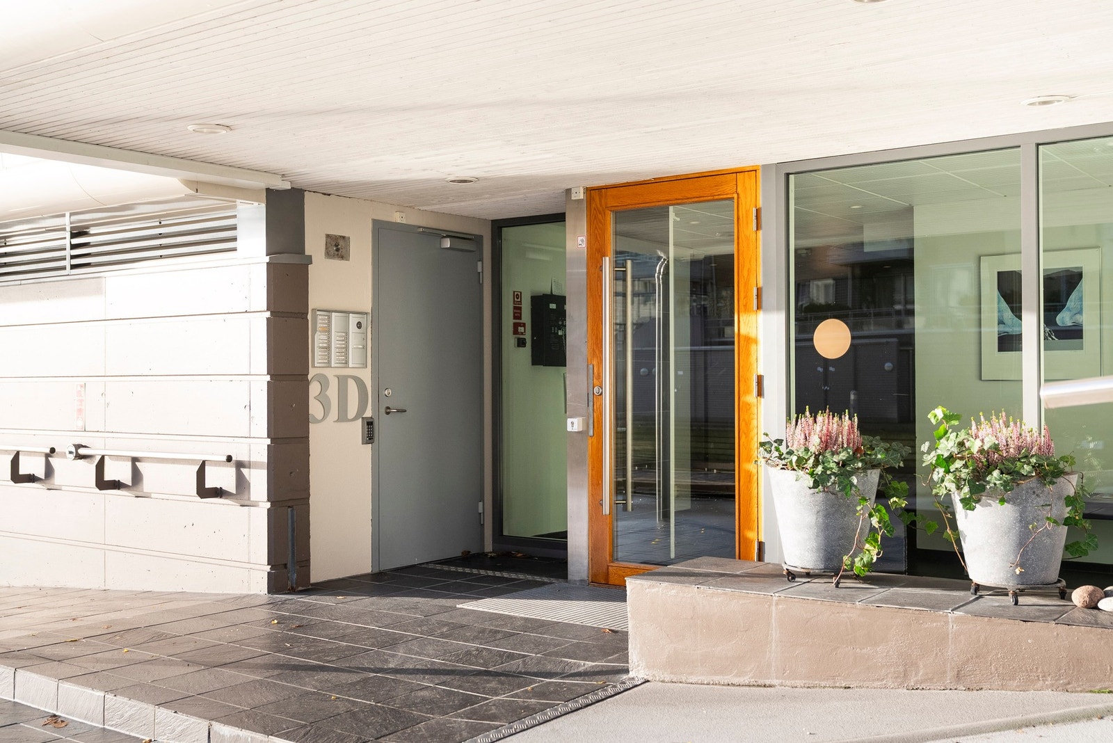 Flott representativt inngangsparti Galleribilde