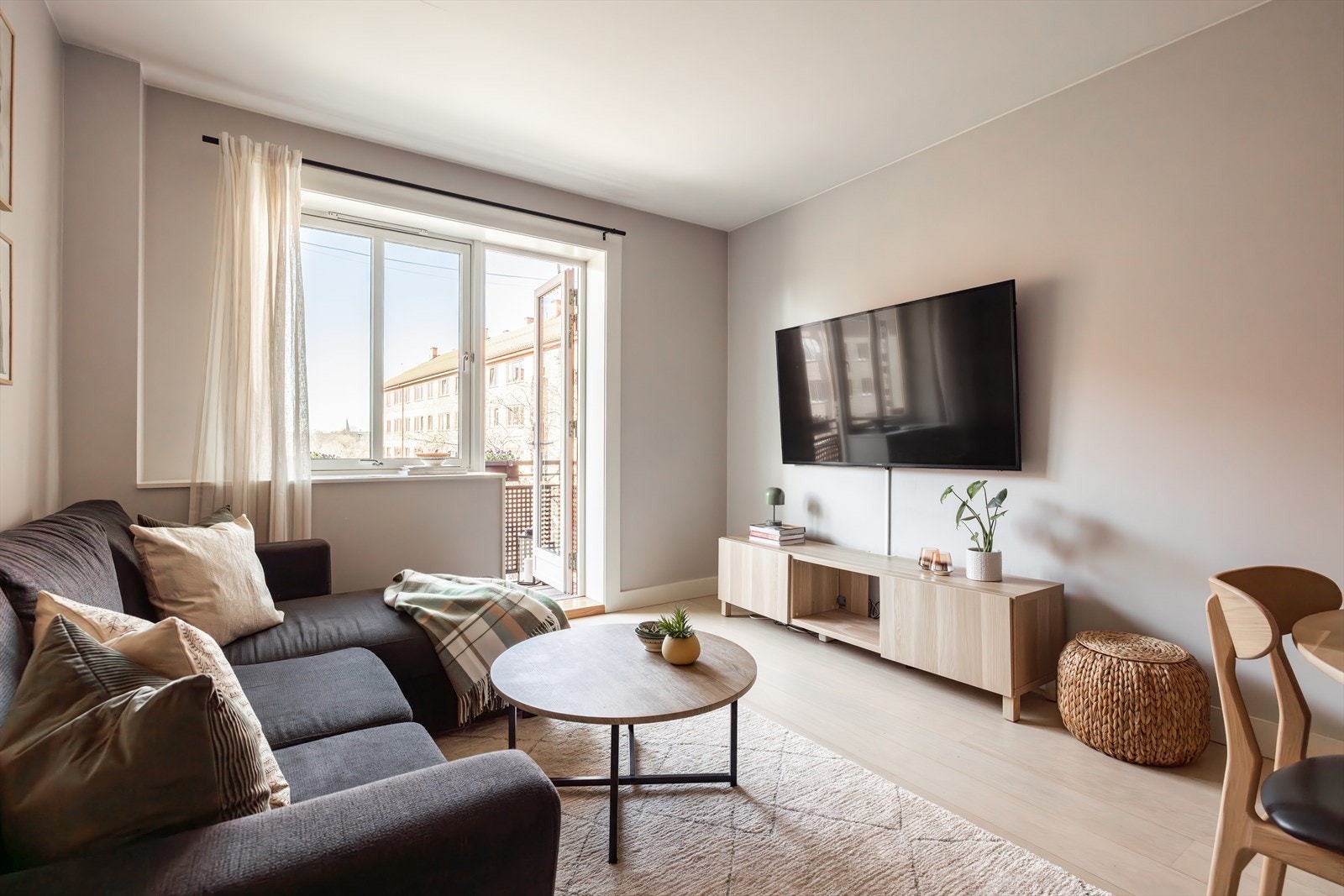 Denne delikate 2-roms leiligheten ligger fint til på Torshov, med sentral og populær beliggenhet! Galleribilde