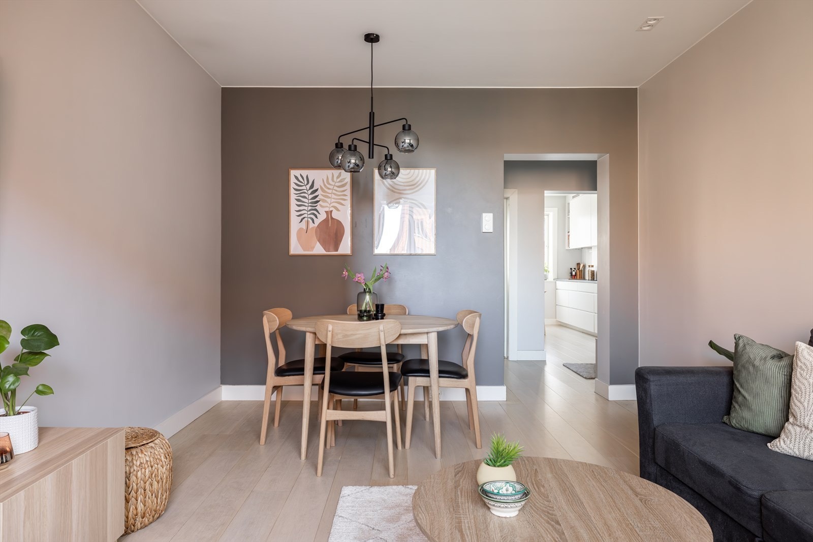 God plass til spisebord - inviter til hyggelige middager her! Galleribilde