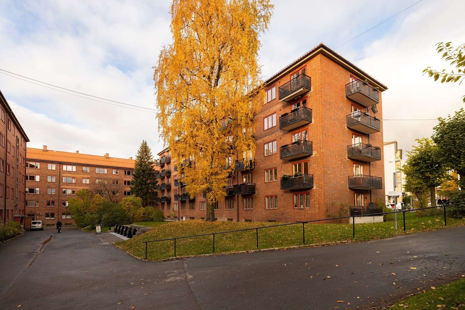 Her bor du i et veldrevent borettslag med god vedlikeholdshistorikk. Galleribilde