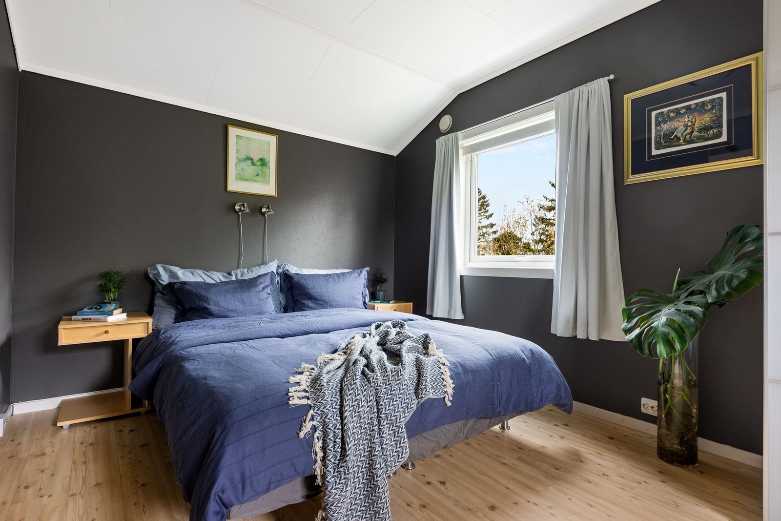 Boligen har hele 4 soverom i ulike størrelser som enkelt kan tilpasses familiens behov. Galleribilde