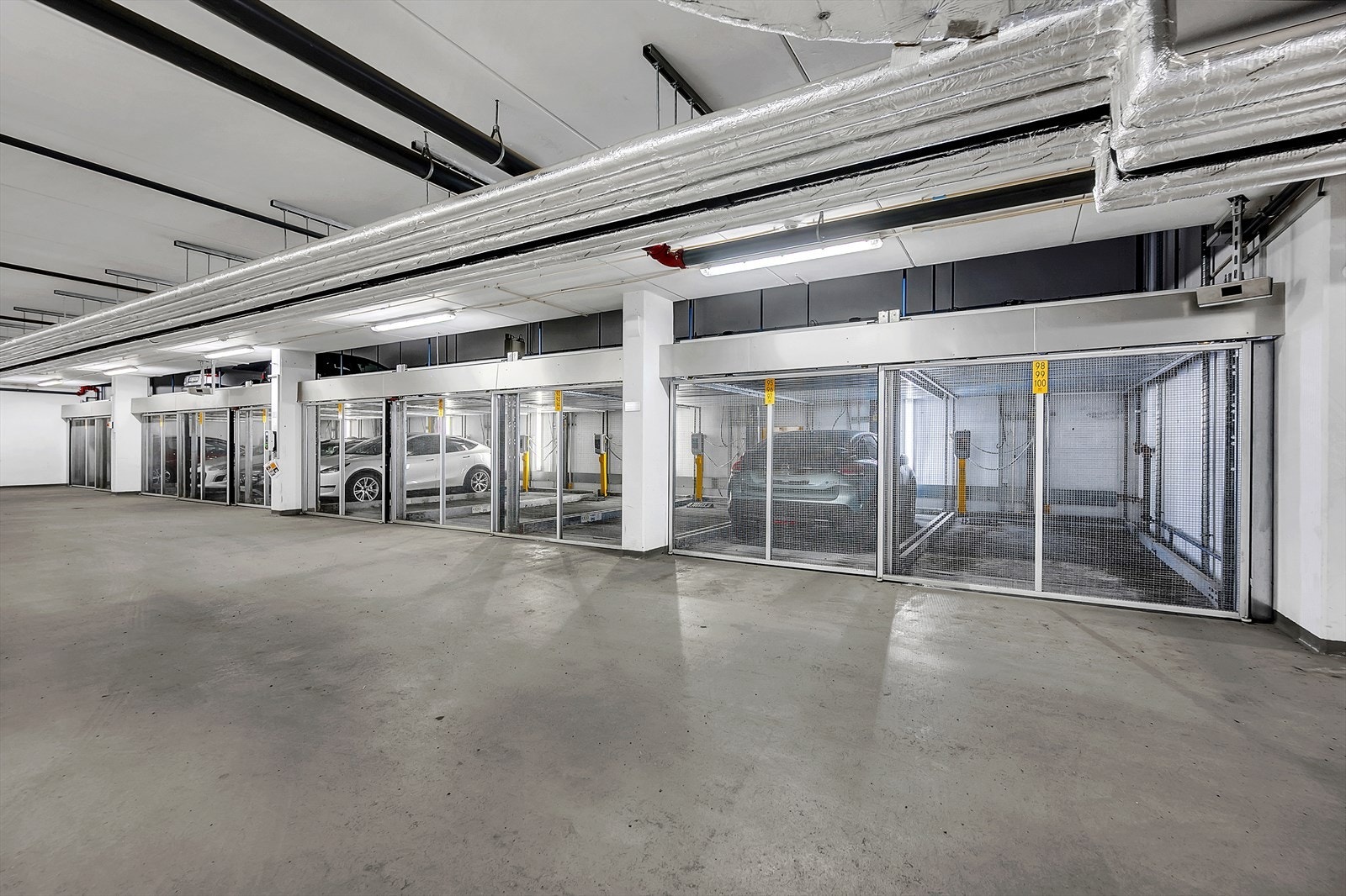 I tillegg eier selger en garasjeplass med elbillader, merket nr. 98 på "flåte" er mulig å kjøpe. Les salgsoppgaven for mer informasjon. Galleribilde