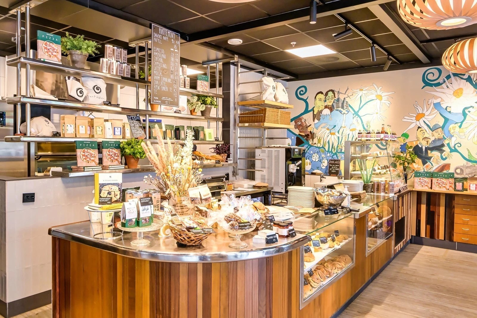 Her byr de på et smakfullt utvalg av nydelig bakst, deilig kaffe og vennskapelig atmosfære. Galleribilde