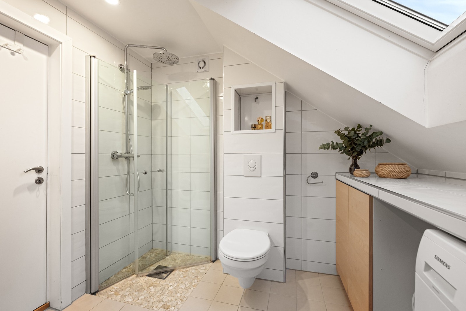 Badet har fine, naturlige lysforhold Galleribilde