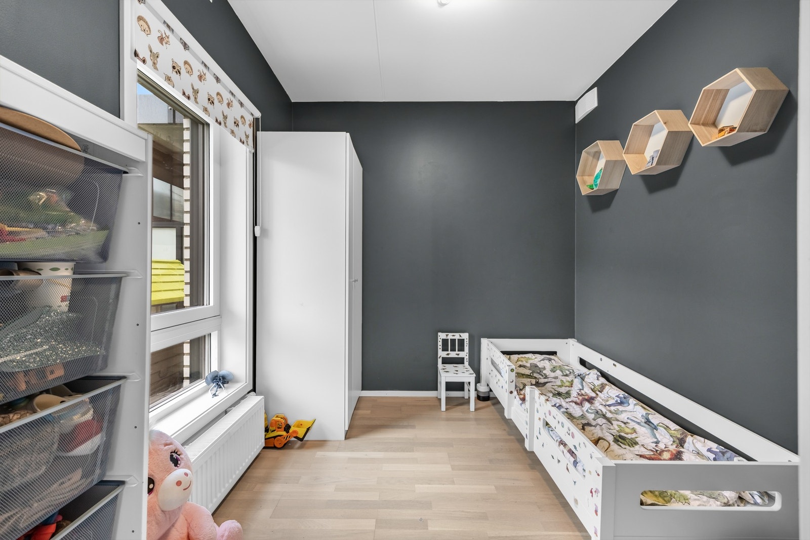 Soverom 3 har også god plass til seng og garderobeskap Galleribilde