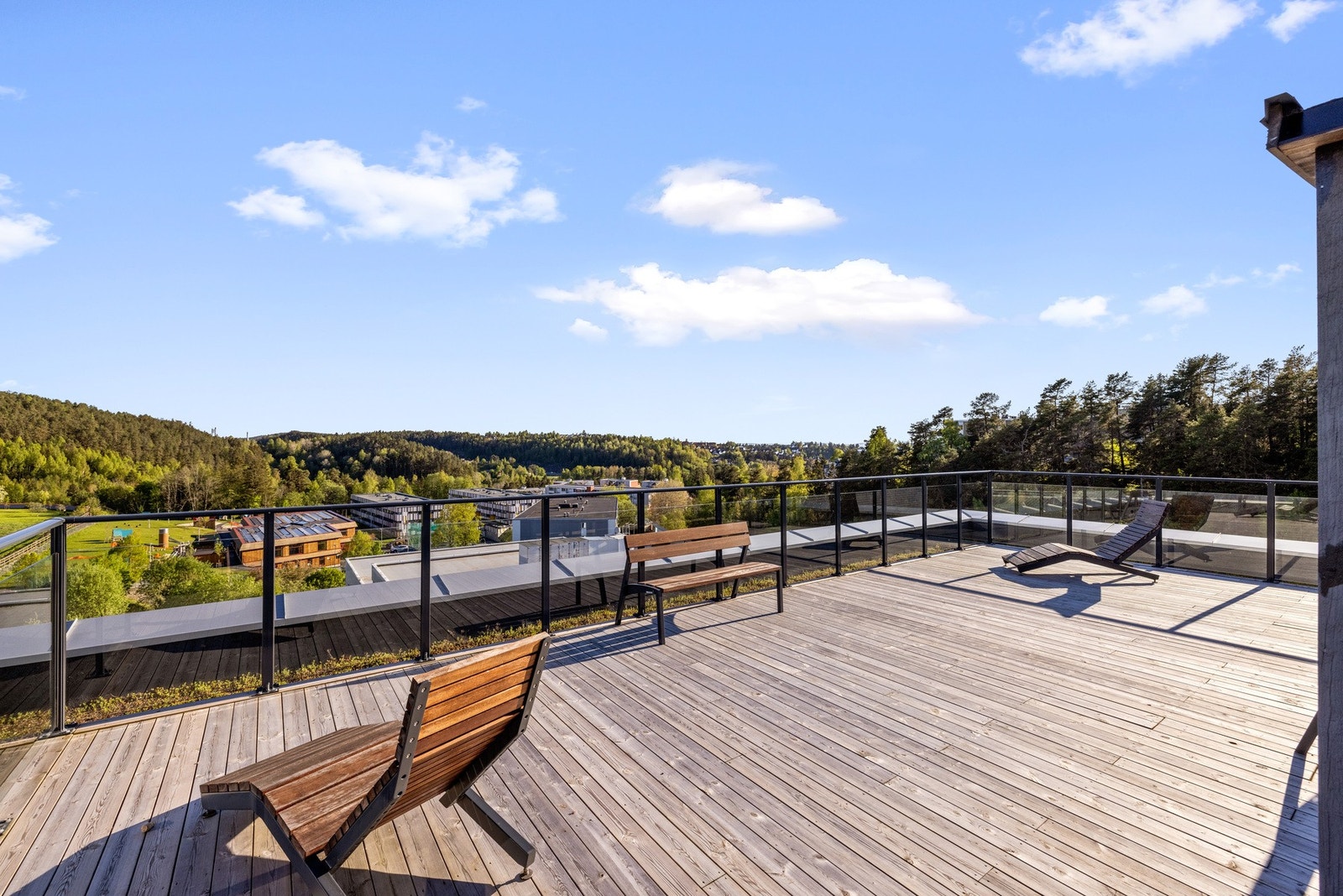 Fantastisk felles takterrasse med sol hele dagen og kvelden Galleribilde