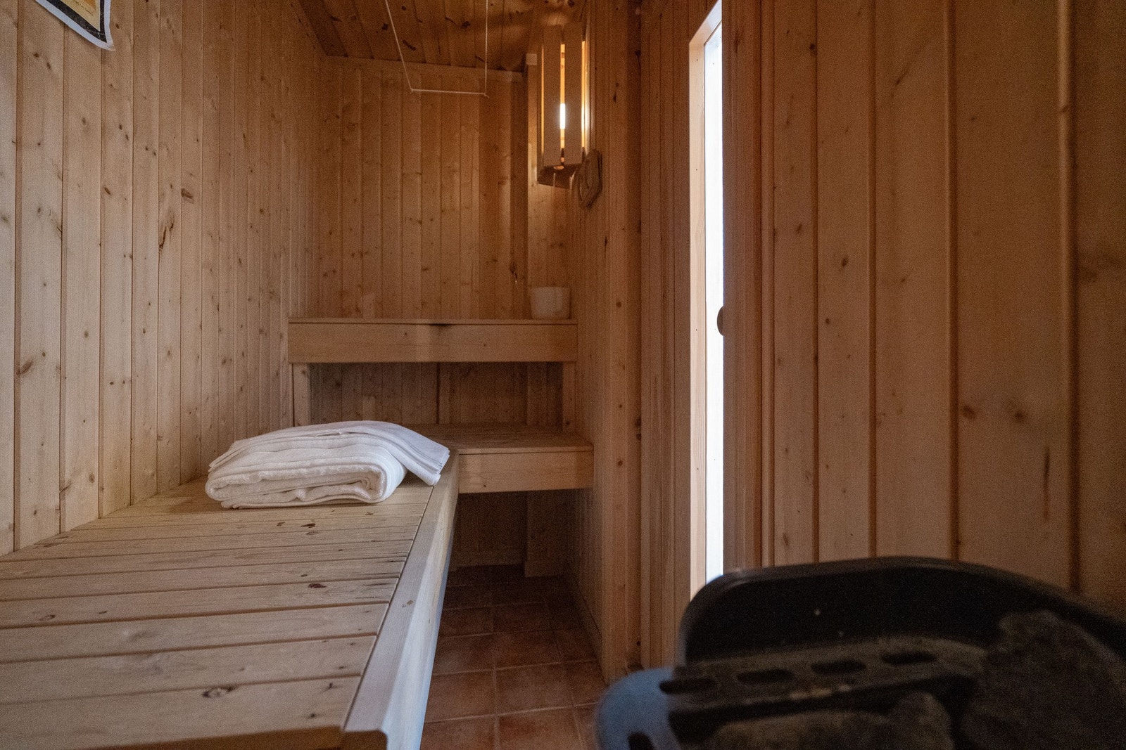 Det er inngang til en deilig badstue fra badet. Galleribilde