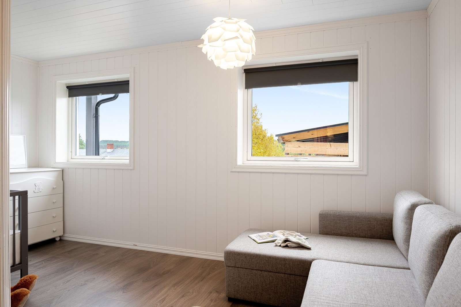 Rom innredet som soverom i underetasjen. Galleribilde