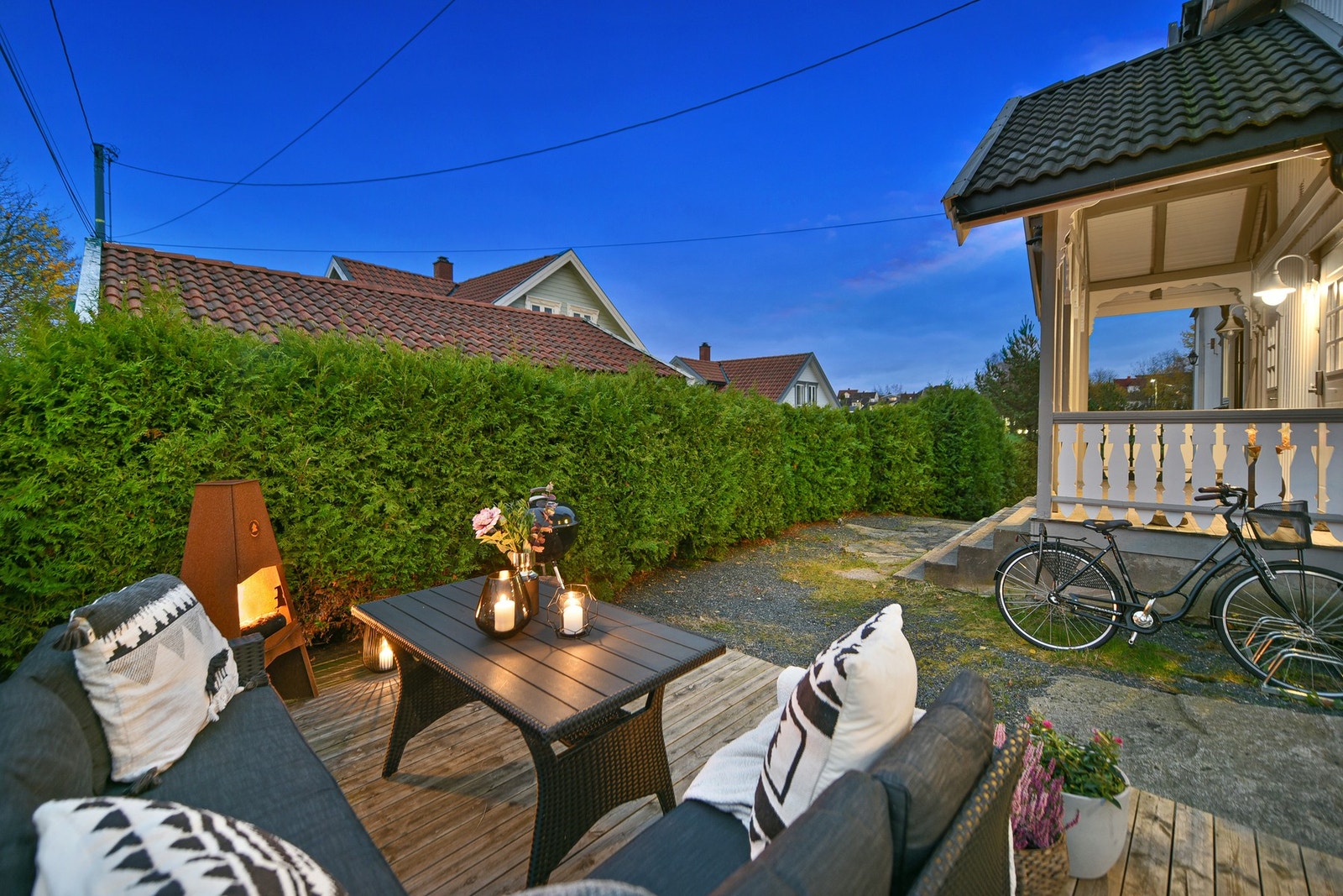 Felles uteplass i hagen Galleribilde