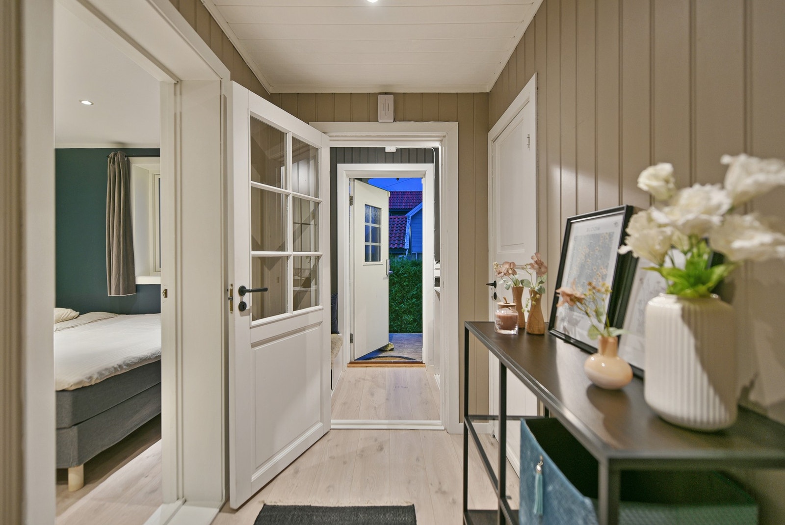 Romslig entr´? Galleribilde