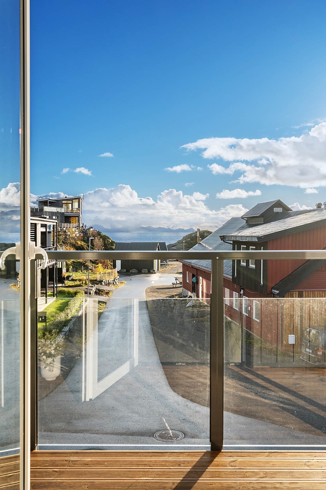 Balkong med veldig fin utsikt mot havet Galleribilde