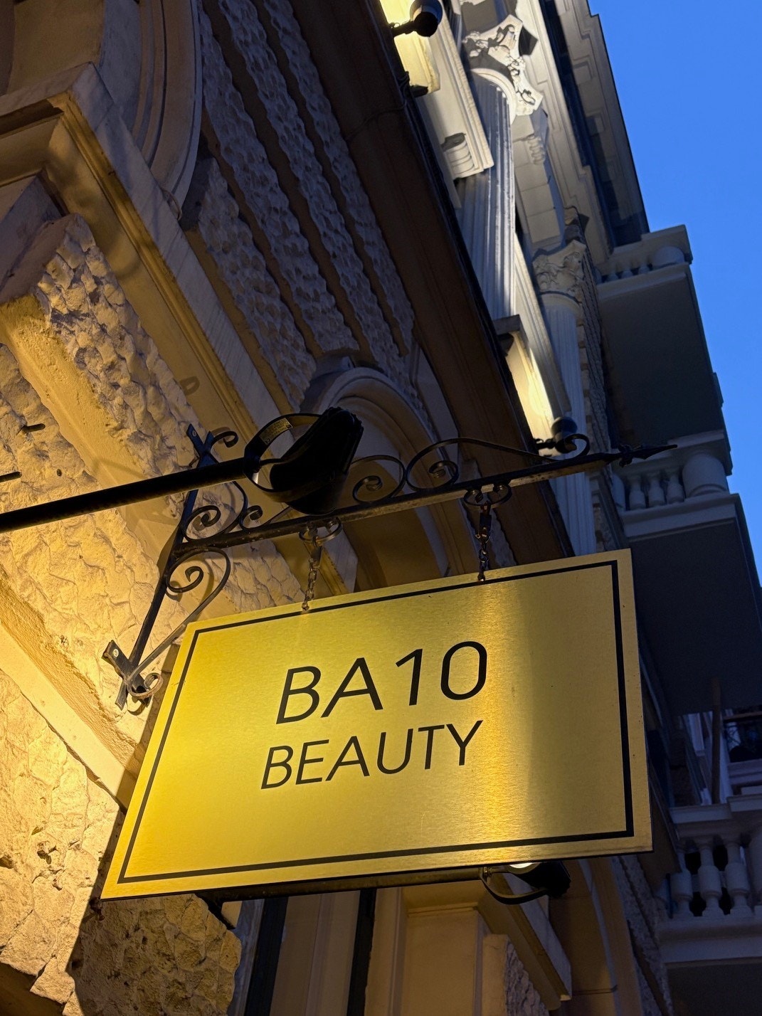 Beauty salong i gården Galleribilde