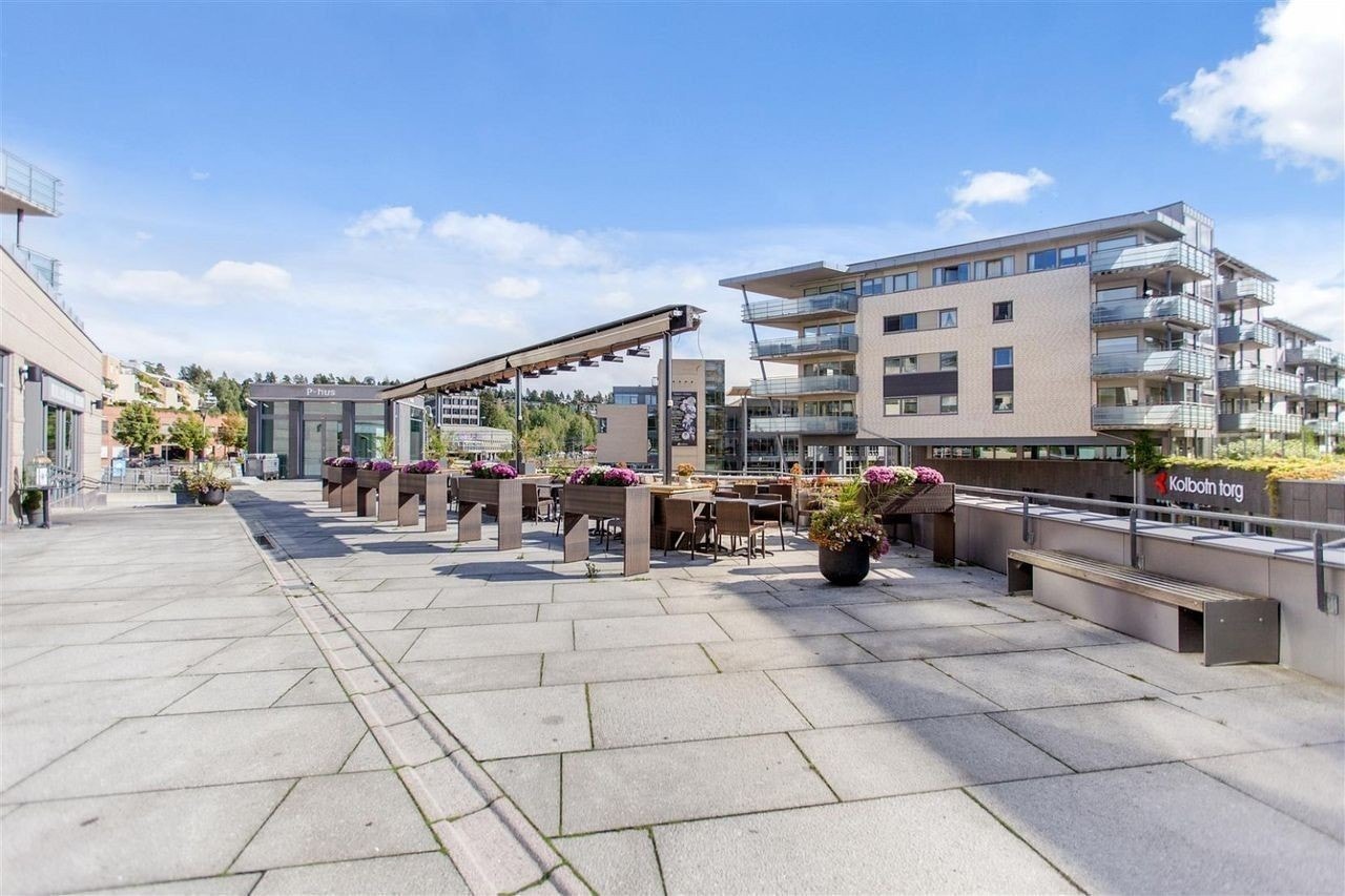 Kort kjøre- og busstur unna ligger flotte Kolbotn som byr på flere hyggelige serveringssteder. Galleribilde