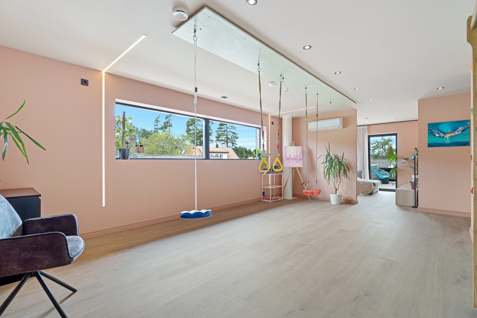 Stort, flott rom som i dag er i bruk som leke- og treningsrom Galleribilde