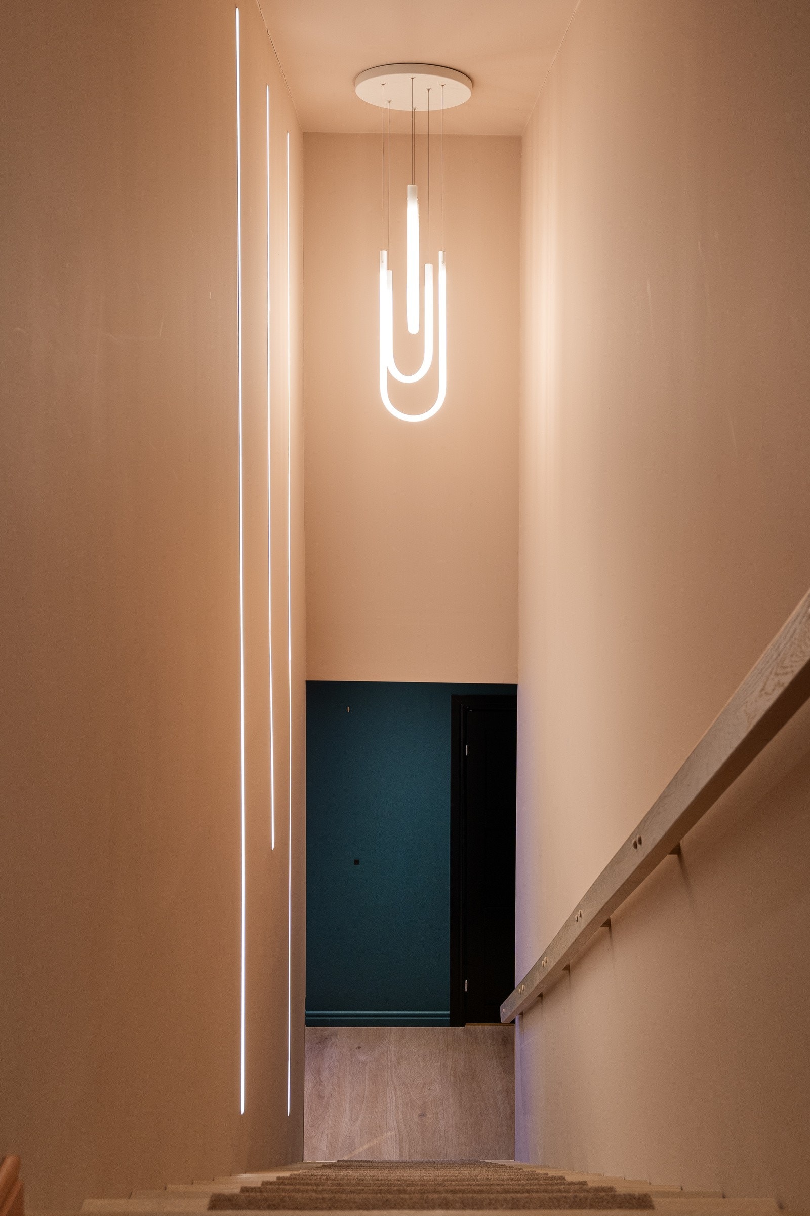 Nydelig lyssetting i trappeoppgangen Galleribilde