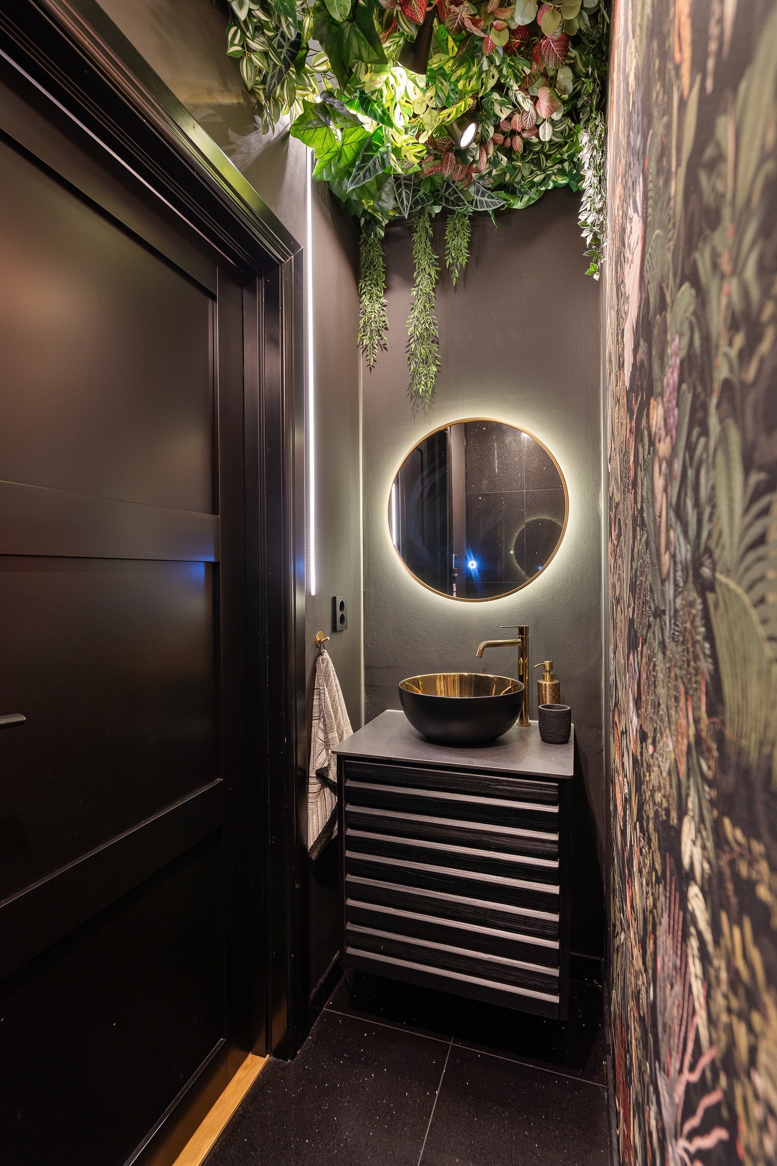 Toalettrom i hovedetasjen - NYT innredningen! Galleribilde