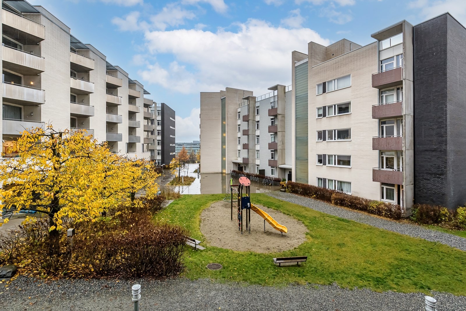 Hyggelig og opparbeidet uteområde! Galleribilde