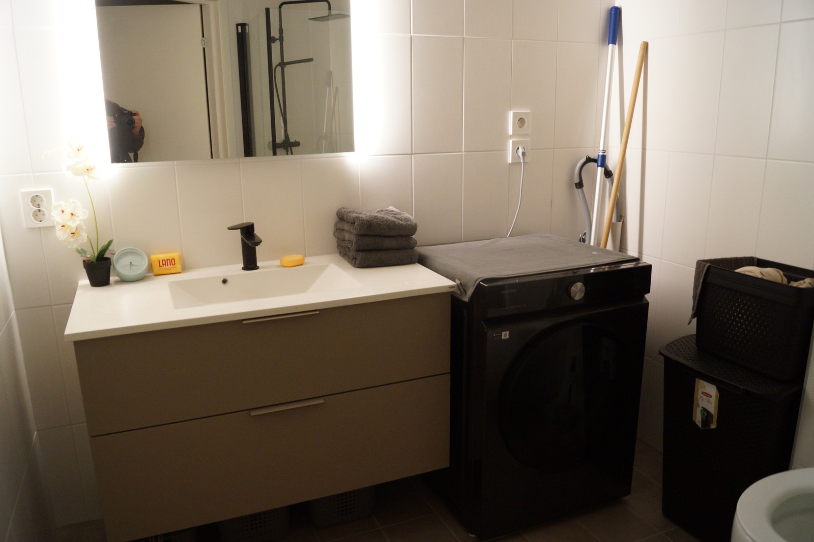 Bad med SAMSUNG Vask/Tørk. Galleribilde