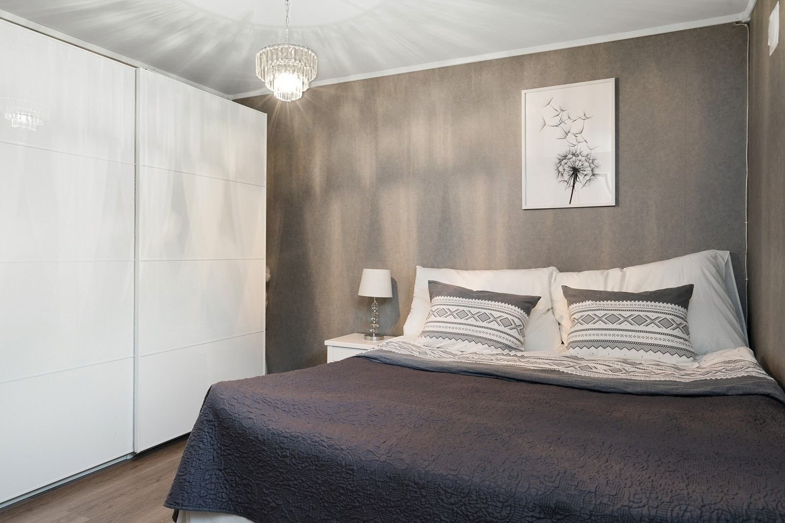 Det er en praktisk garderobeløsning Galleribilde