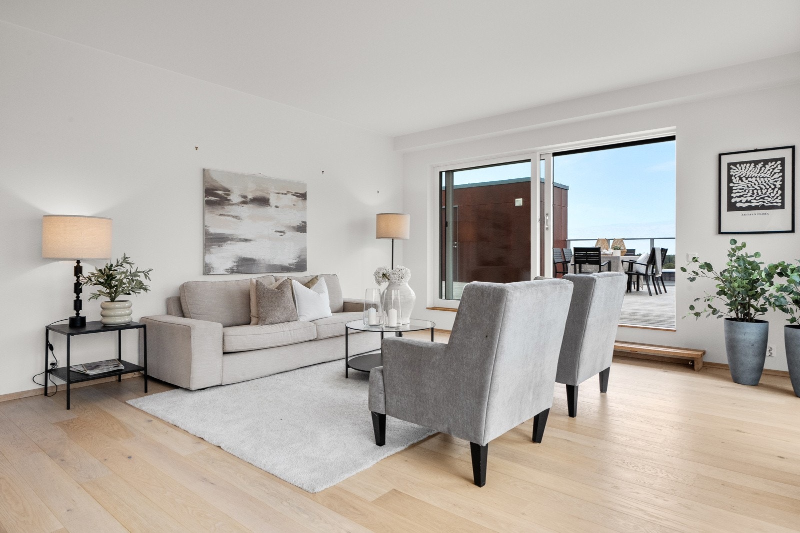 Leiligheten ligger i 7.etasje og har en god planløsning med store vindusflater for rikelig med naturlig lysinnslipp. Galleribilde