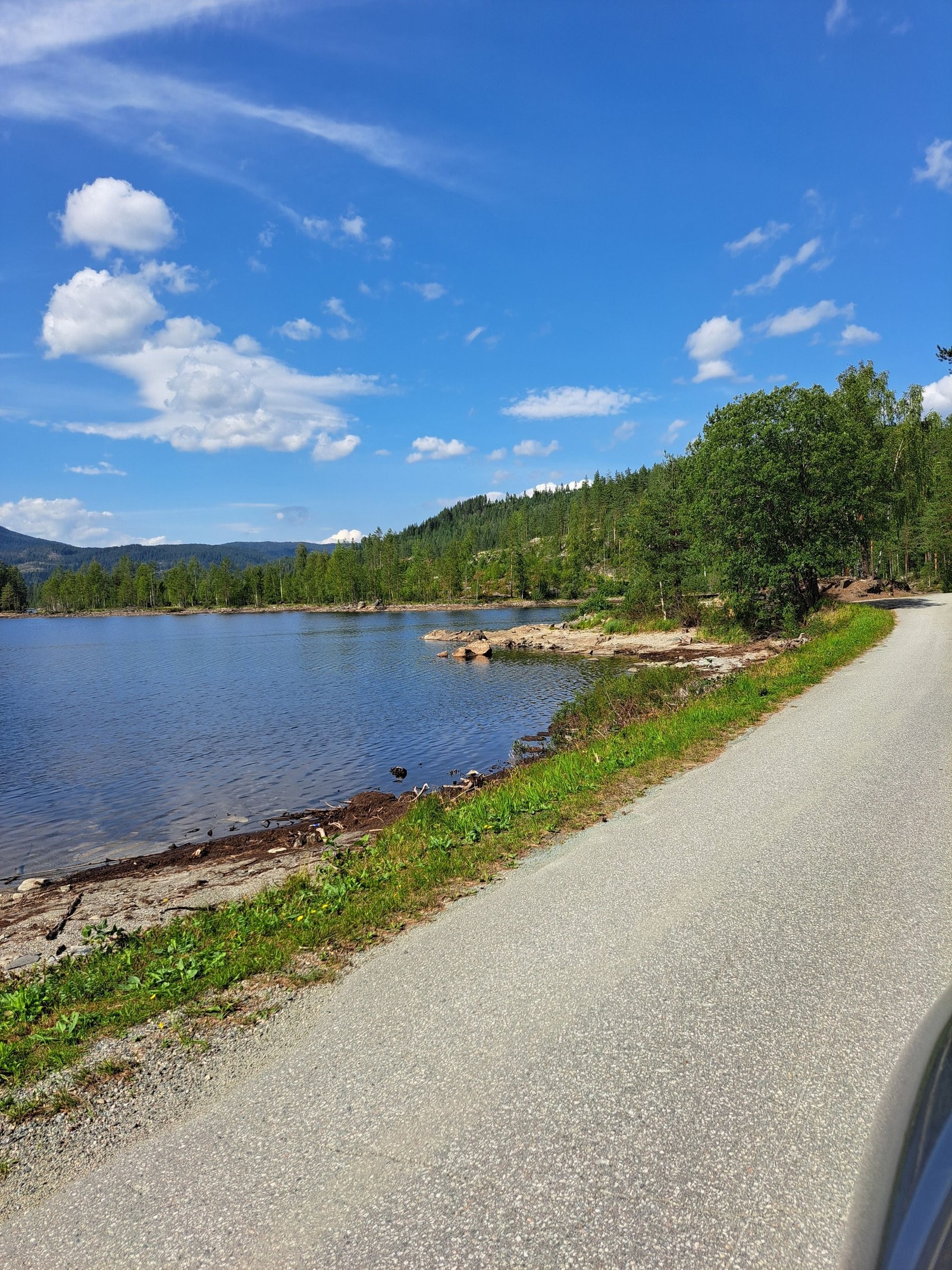Hovedveien opp til hytta- Brekkebygdveien Galleribilde