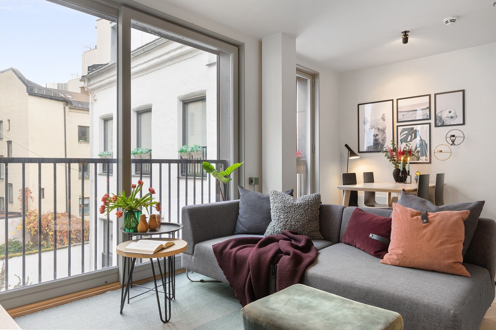 Leiligheten er tegnet av arkitekt Andreas Martin-Löf og prosjektet er utviklet av APT Properties. Galleribilde