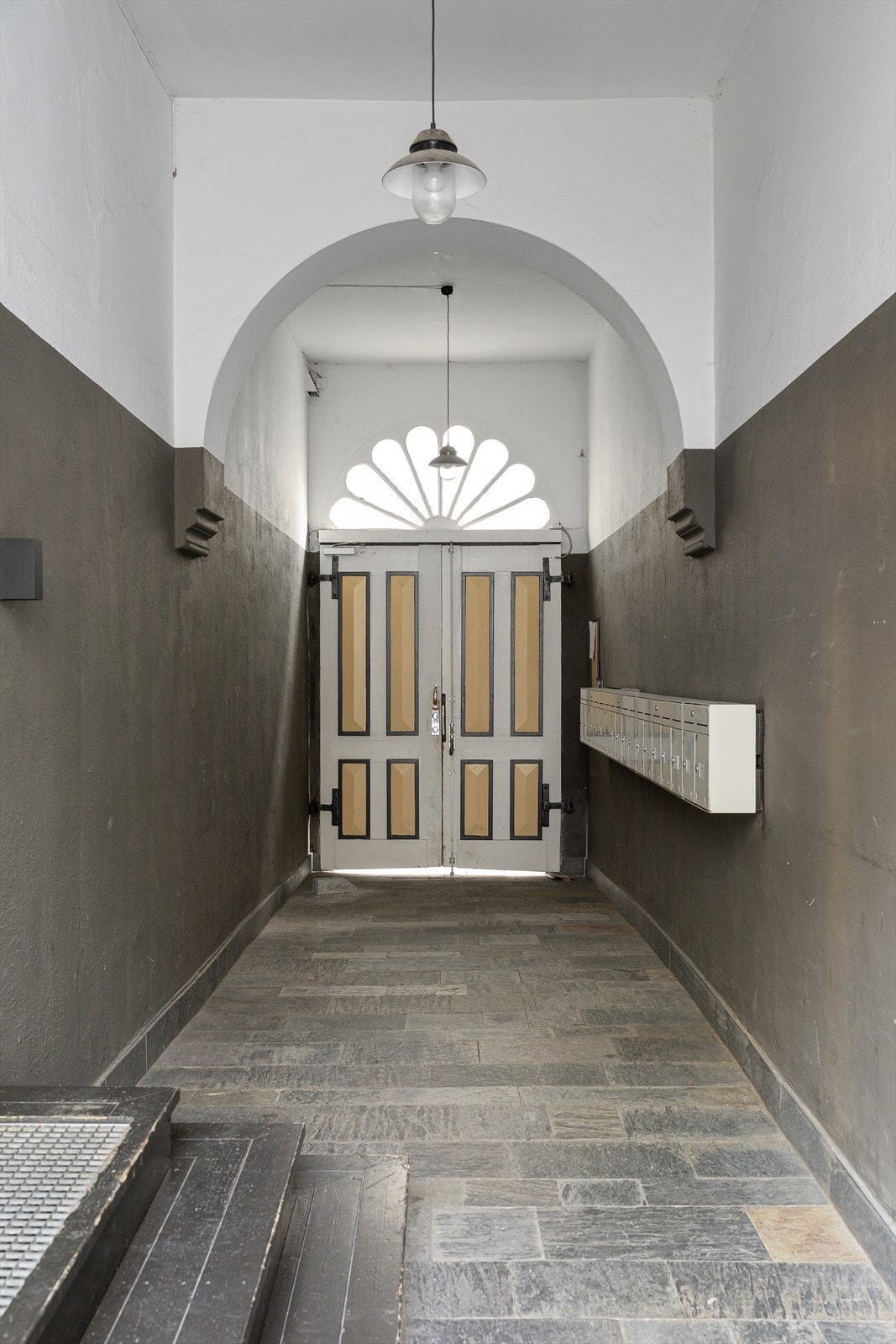 Inngangsparti. Galleribilde