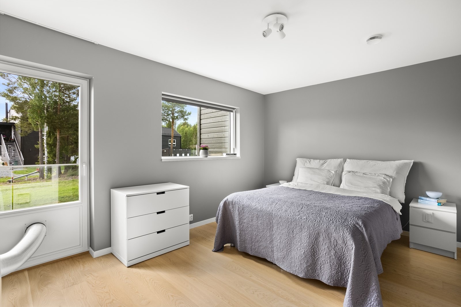 Boligen har et romslig hovedsoverom. Galleribilde