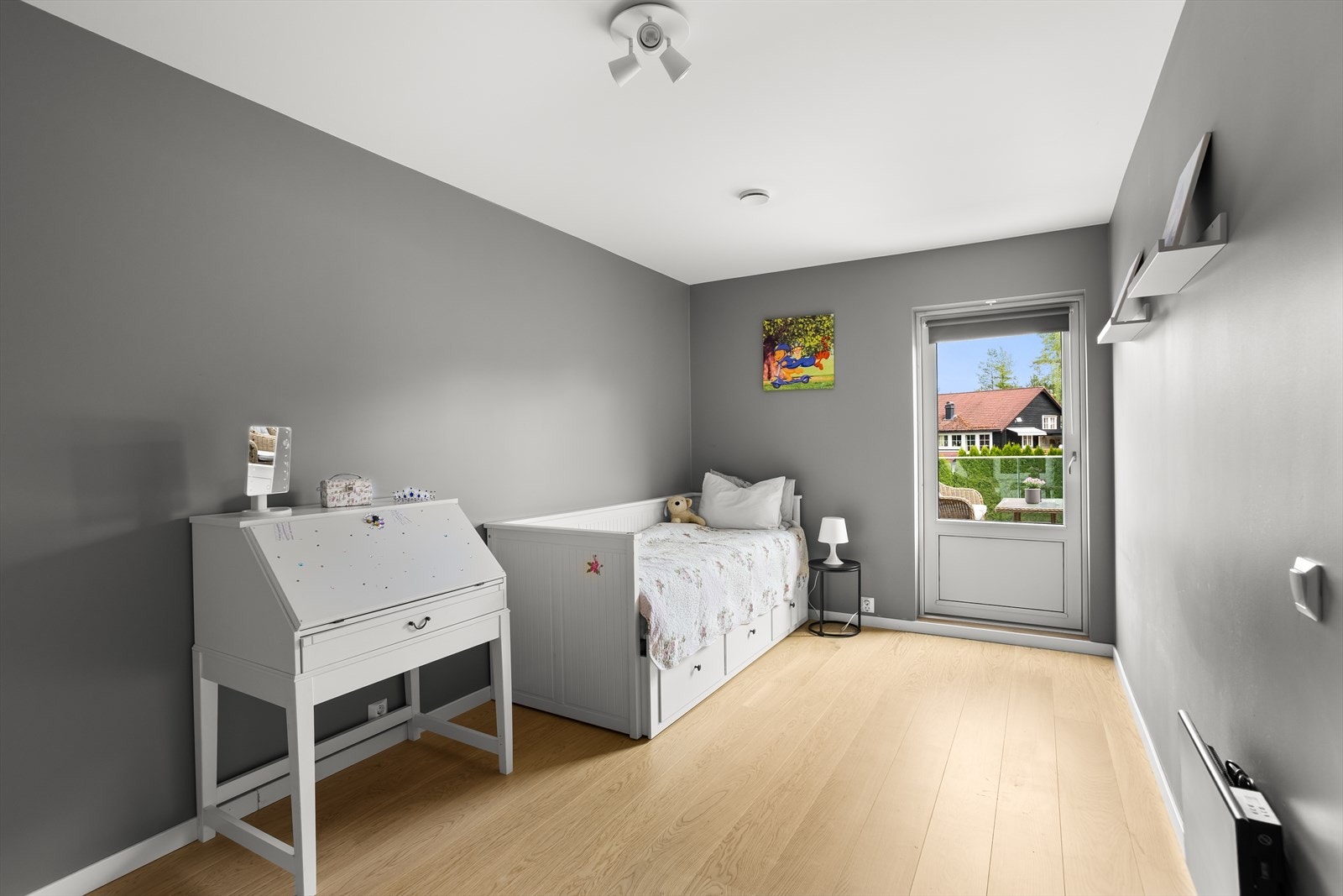 Her er det plass til seng, nattbord og annet møblement. Galleribilde