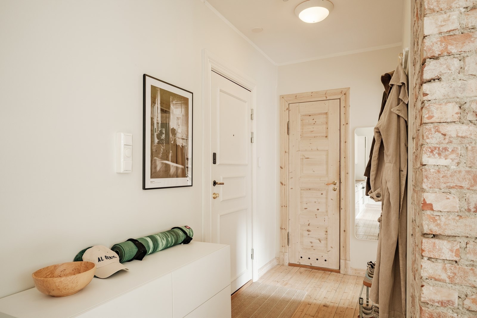 Det er også god plass til oppbevaring i yttergang. Galleribilde