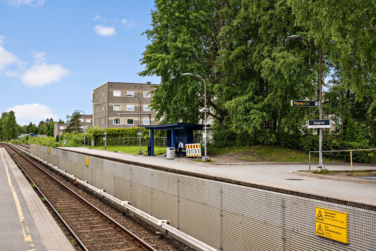 Haugerud T-bane ligger i umiddelbar nærhet til leiligheten. Galleribilde