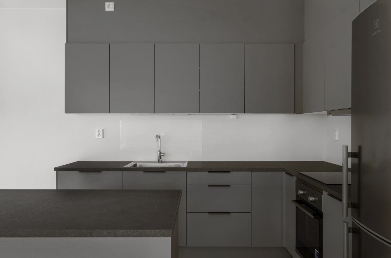 Kjøkken med integrerte hvitevarer (medfølger) Galleribilde