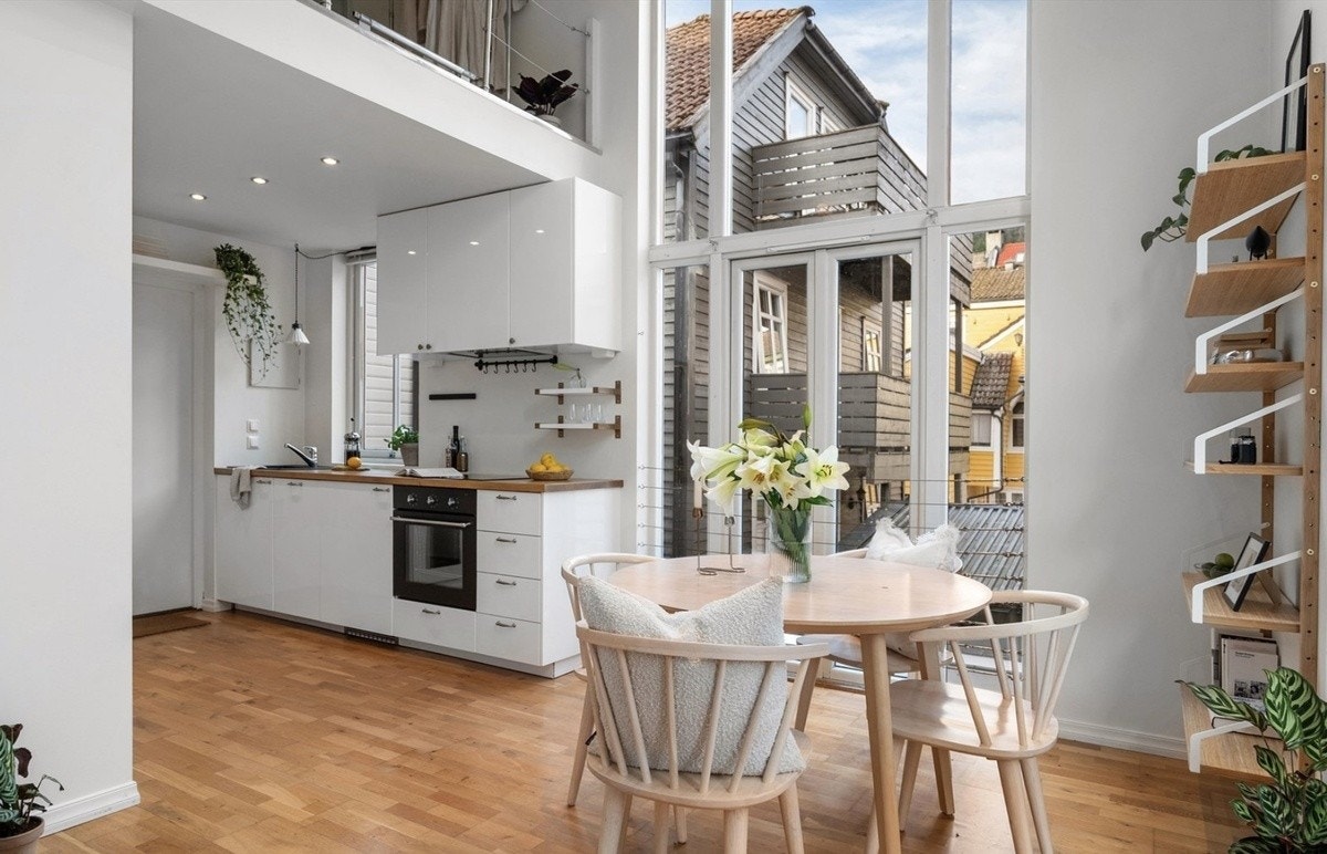 Kjøleskap,fryser, oppvaskmaskin og komfyr Galleribilde