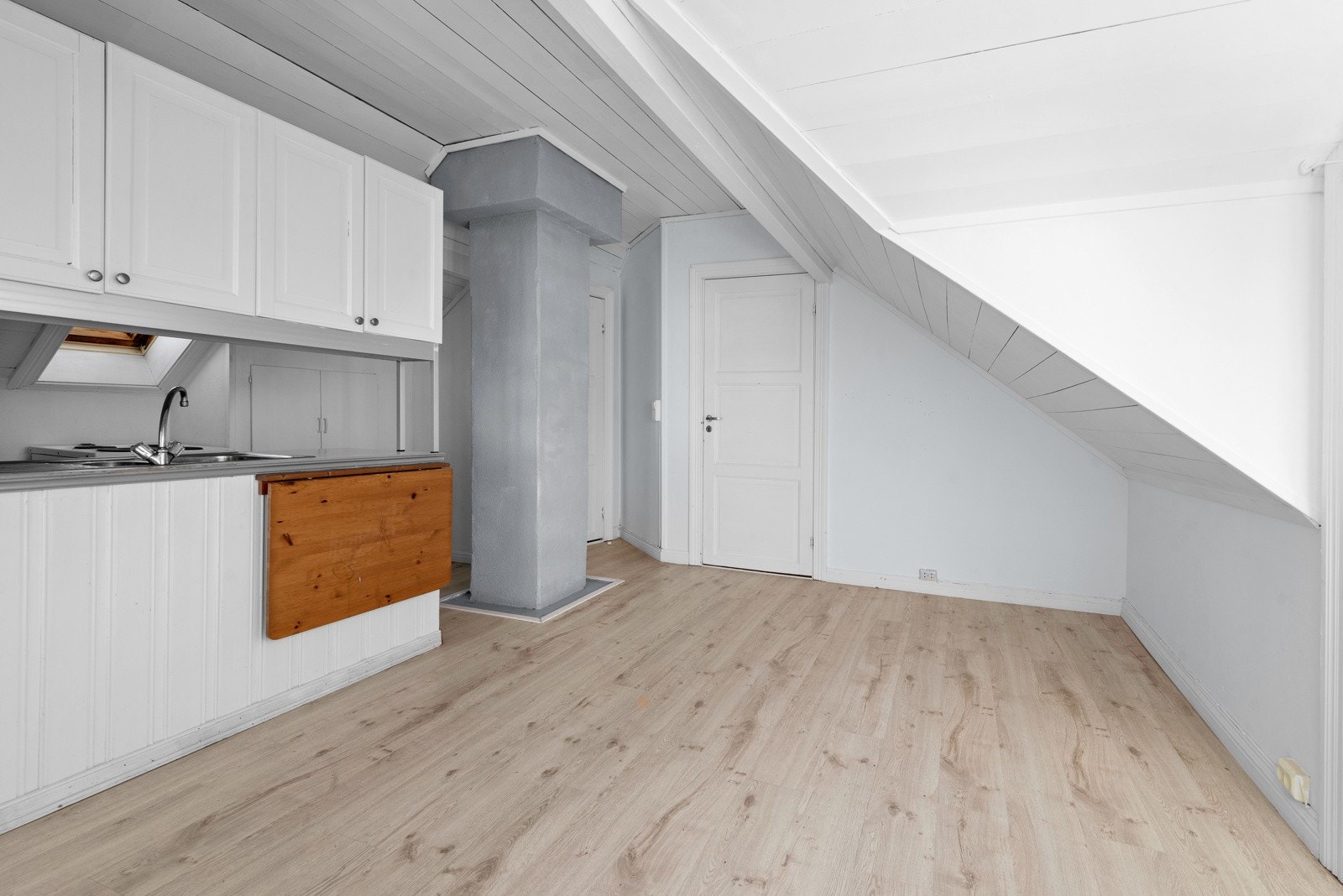 Det er åpen Stue/kjøkken løsning. Galleribilde