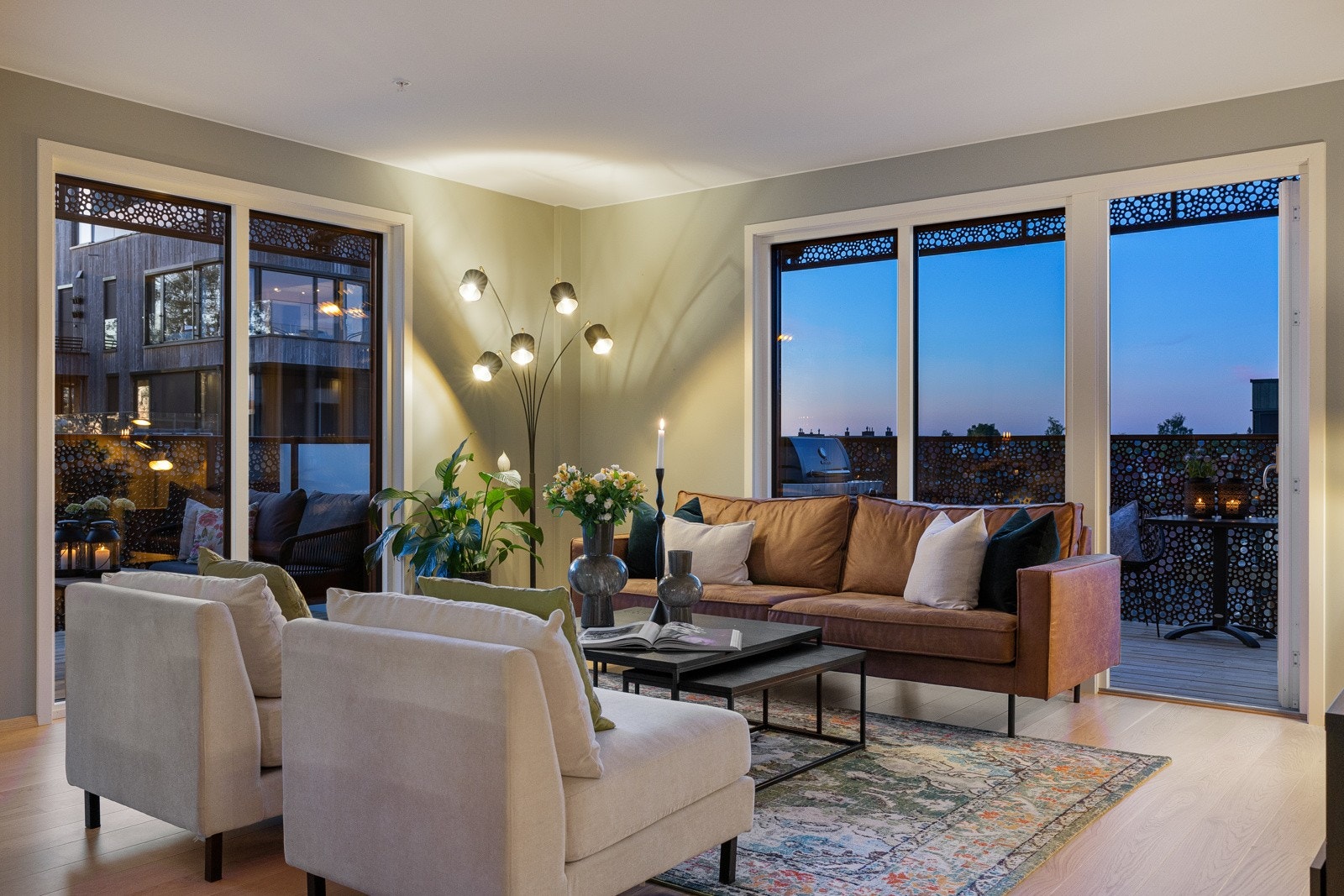 Boligen har to flotte balkonger med adkomst fra stuen og spisestuen. Galleribilde