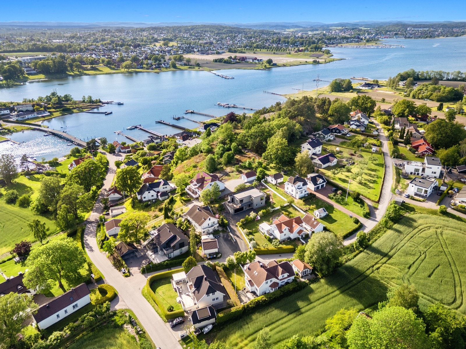 Nydelig beliggenhet på populære Føynland - med kort vei til sjø, badestrender og naturskjønne turområder. Galleribilde