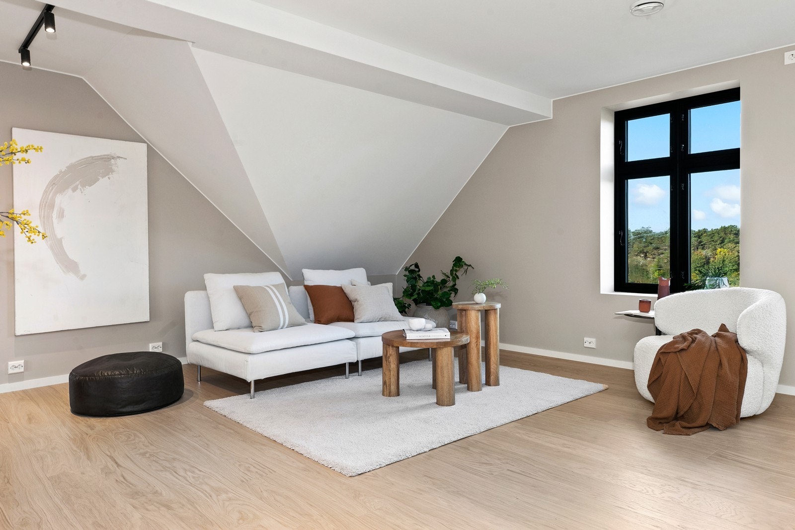 Vannbåren gulvvarme holder energikostnadene nede og gir behagelig, lun varme i leiligheten. Galleribilde