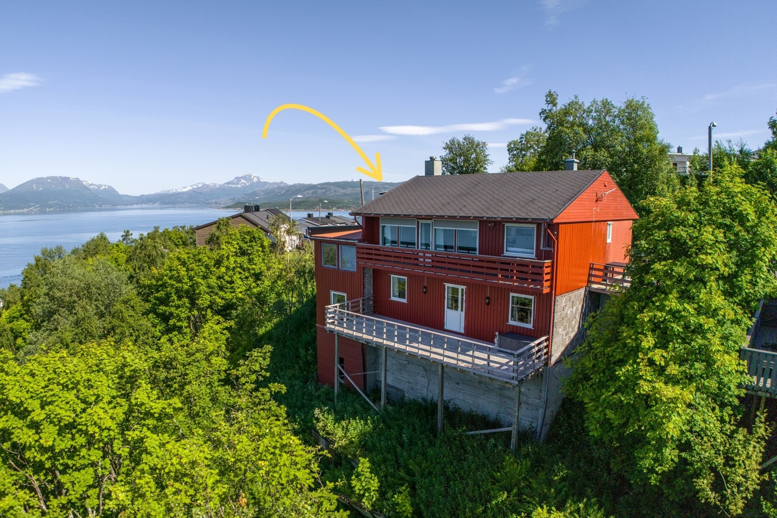 Boligen fordeler seg over 2 plan Galleribilde