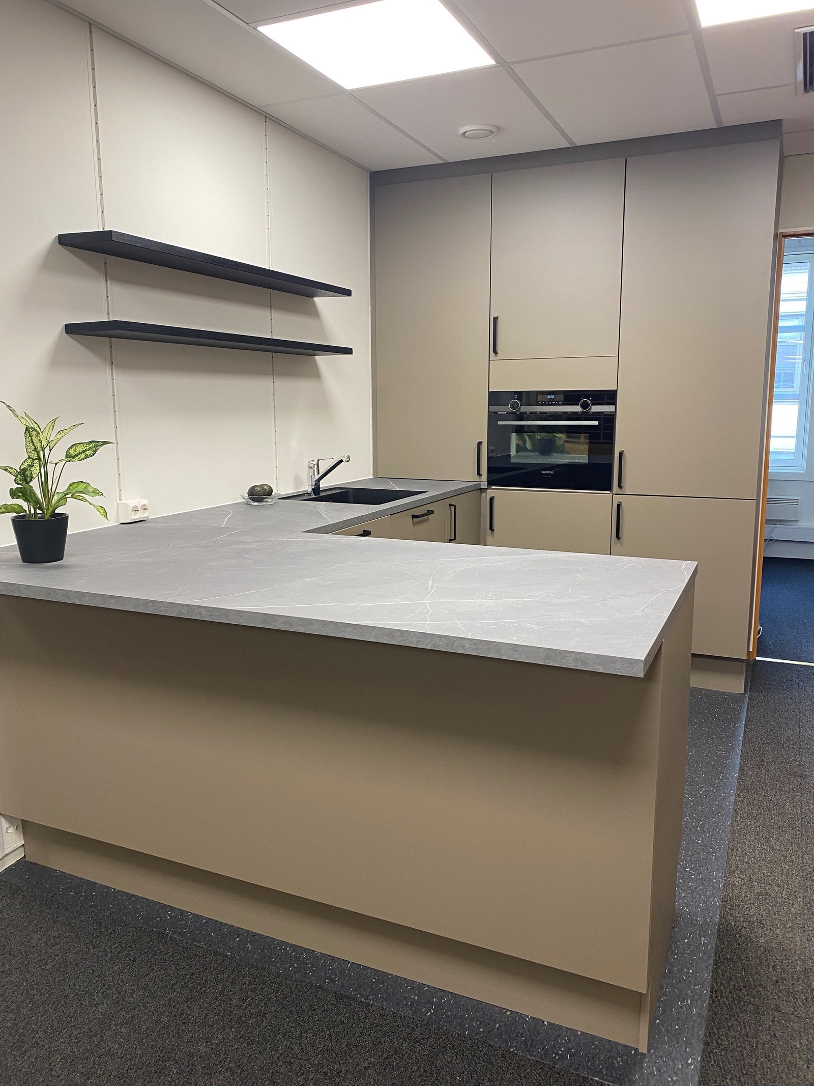 Nytt og moderne kjøkken Galleribilde