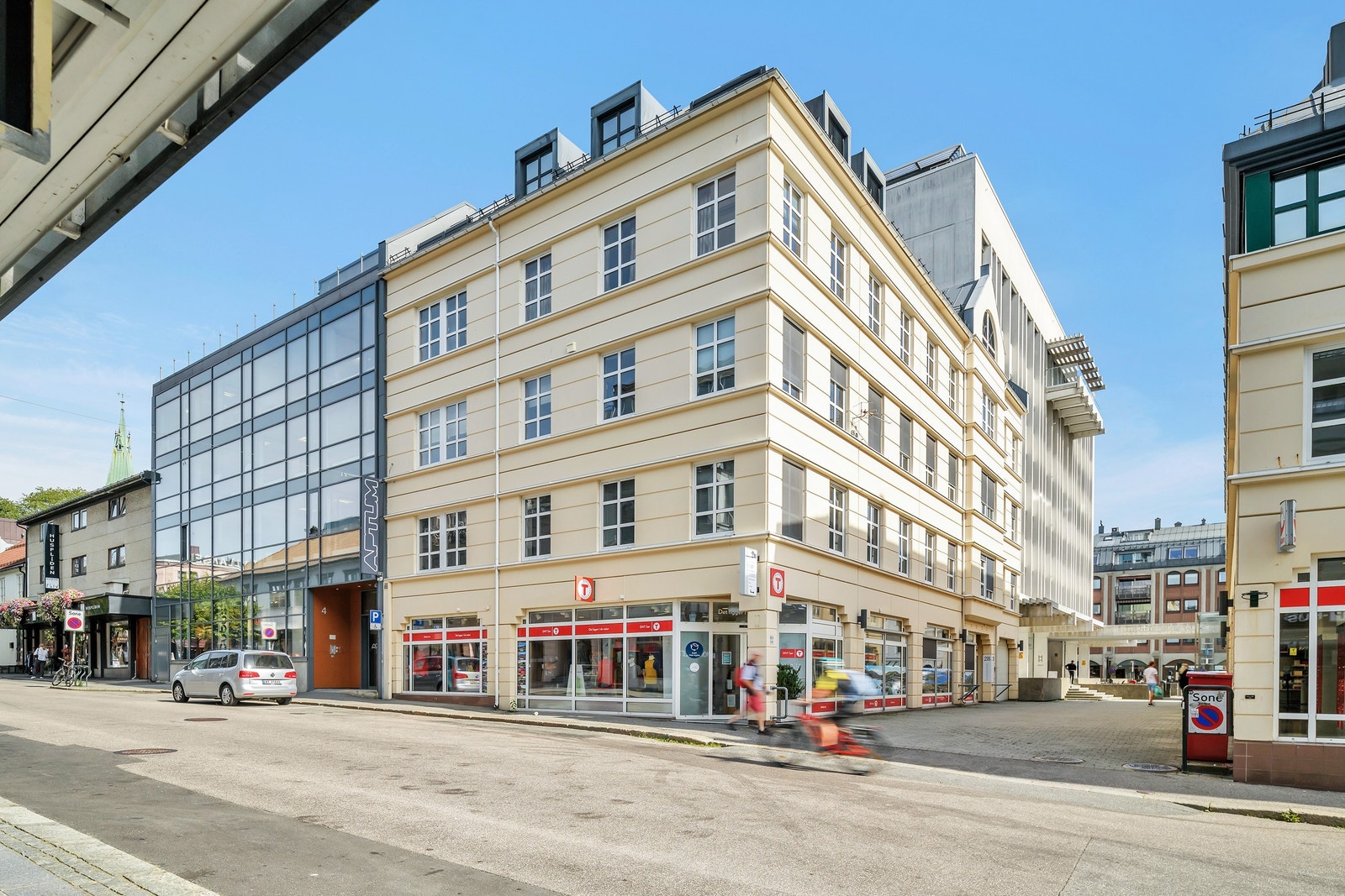 Eiendommen sett fra Lillemarkens Galleribilde