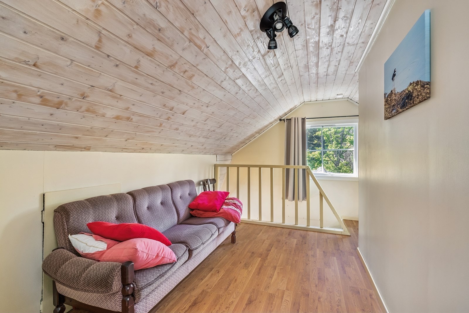 Mellomgangen har god plass og egner seg godt for oppbevaring eller tilpasning etter egne behov og ønsker. Galleribilde