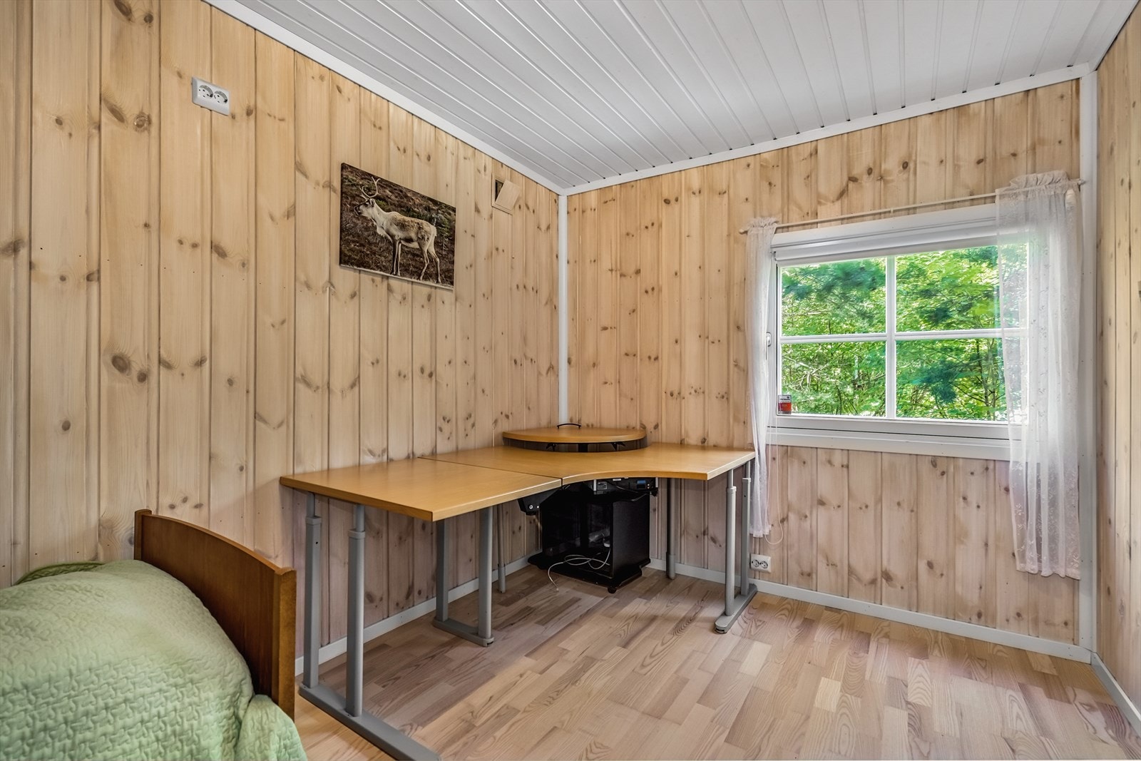 Alle soverommene har god størrelse og plass til både seng, skrivebord og garderobeløsning. Galleribilde