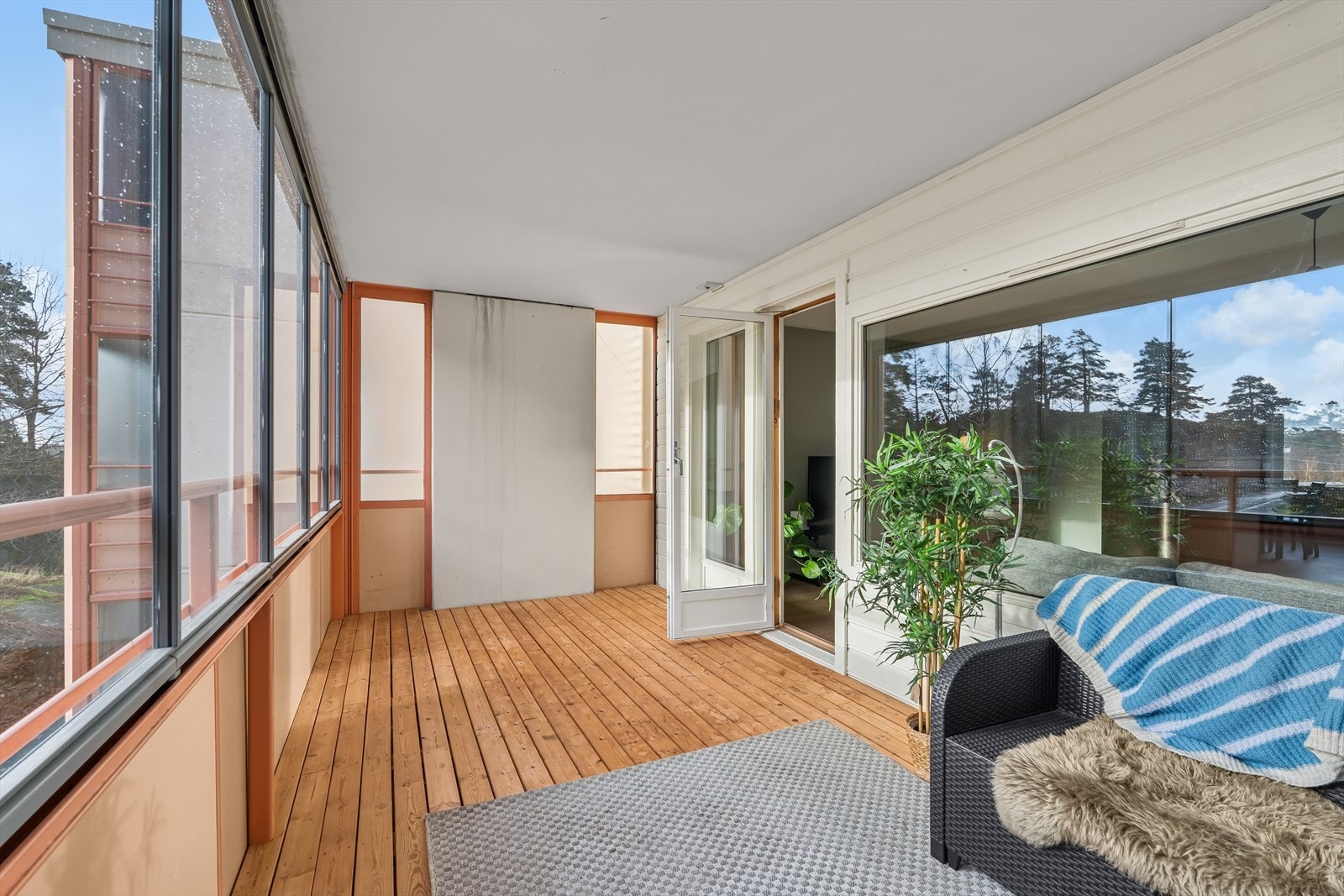 Innglasset balkong forlenger sommeren! Galleribilde