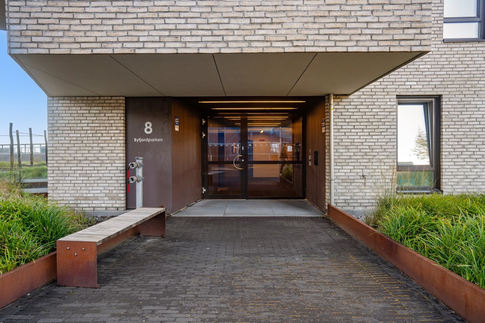 Byfjordparken 8 ble bygget i 2017. Et nyere og flott bygg med moderne løsninger. Velkommen inn! Galleribilde