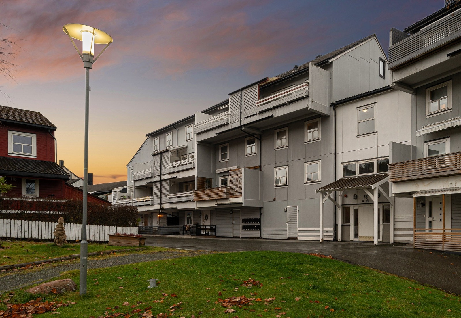 Svært barnevennlig beliggenhet med gangavstand til skole, barnehage og dagligvarebutikk. Galleribilde