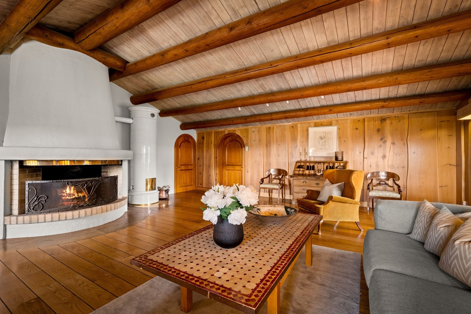 Stor peis i stue Galleribilde