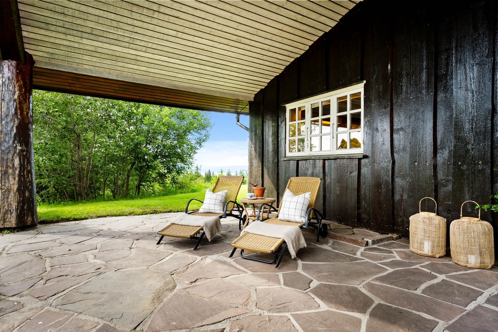 Bruddskifer på terrasse. Galleribilde