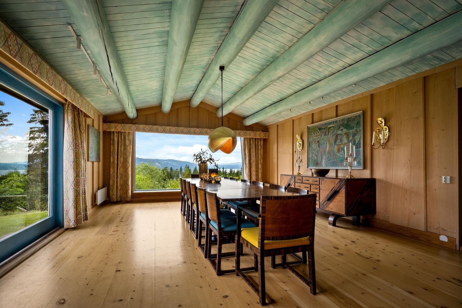 Her man man dekke til mange Galleribilde